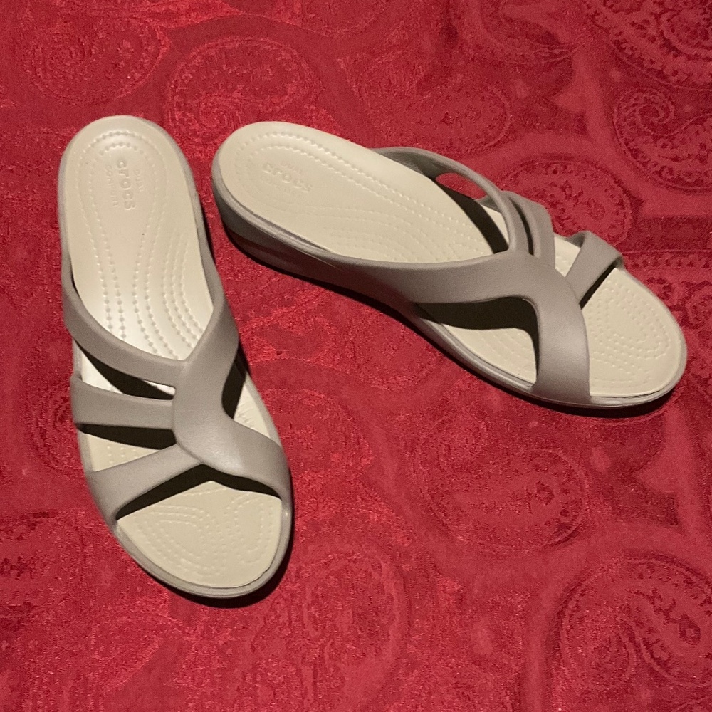 Women’s CROCS Dual Comfort Slip on Wedge Sandals Taupe Size 10 New w/o tags.